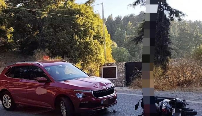 Τροχαίο στον δρόμο προς Ζιά - Συγκρούστηκε αυτοκίνητο με δίκυκλο