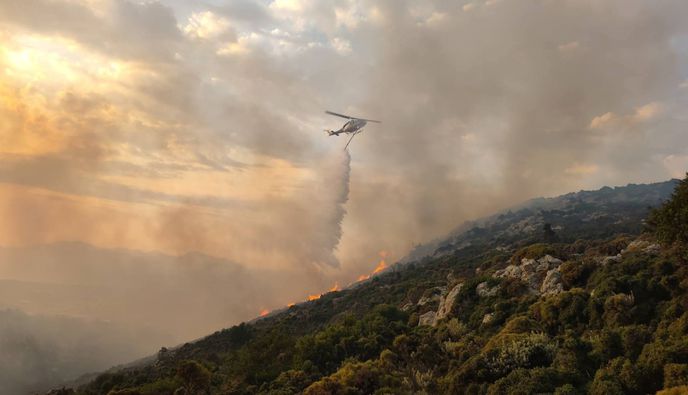 Υψηλός κίνδυνος πυρκαγιάς στην Κω - Ελικόπτερο και μία ομάδα ΕΜΟΔΕ στο νησί