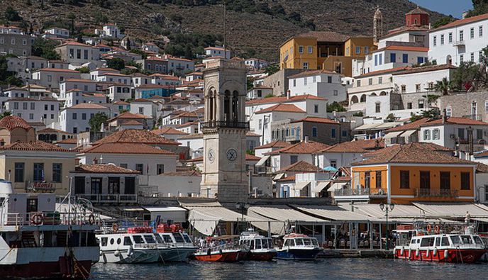 Αδιανόητο: Στην Ύδρα ζητούν μέχρι και 880 ευρώ ενοίκιο από εκπαιδευτικούς και τους δίνουν σπίτι... από Νοέμβριο