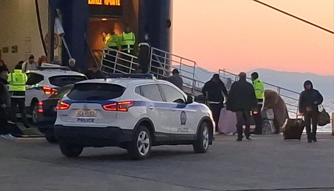 Στην Κω μεταφέρθηκε ο 18χρονος από τη Λέρο που ομολόγησε ότι σκότωσε τον πατέρα του