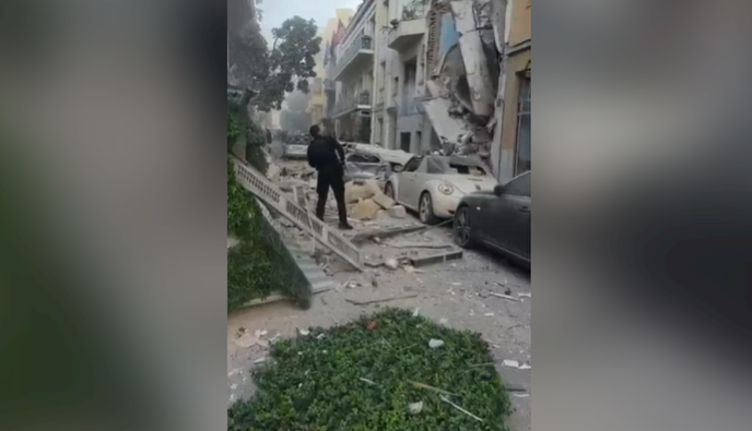 Πλάκα: Εντοπίστηκαν και οι έξι σοροί κάτω από τα συντρίμμια