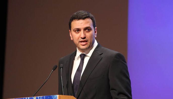 B. Kικίλιας για τη φωτιά στο πλοίο Carrier 2: Ελεγχόμενη η κατάσταση - Προτεραιότητα η προστασία της ανθρώπινης ζωής
