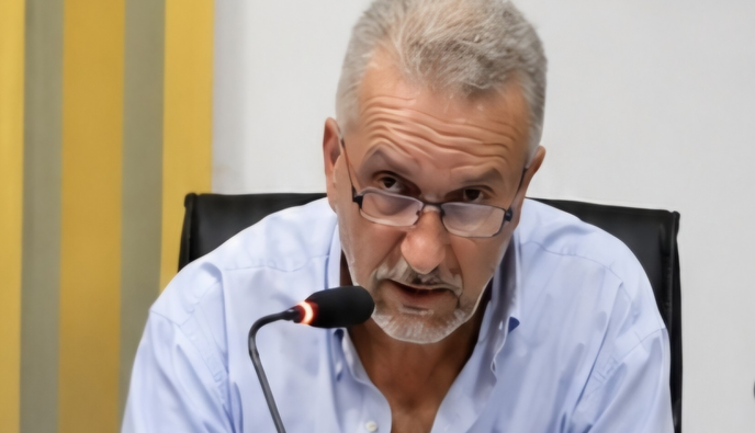 Η ΤΟΠΙΚΗ ΑΥΤΟΔΙΟΙΚΗΣΗ ΔΕΝ ΜΠΟΡΕΙ ΝΑ ΕΙΝΑΙ ΠΑΡΑΡΤΗΜΑ ΤΩΝ ΚΟΜΜΑΤΩΝ
