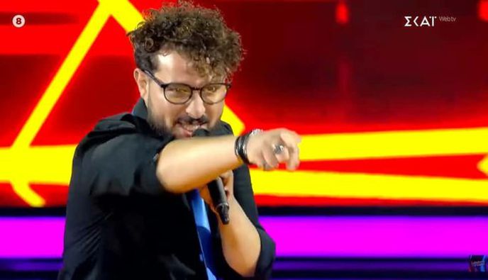 Ο 29χρονος Καλύμνιος Άγγελος Στάντζος ξεσήκωσε το “The Voice” με τη “Σέξι Θεία Λόλα”