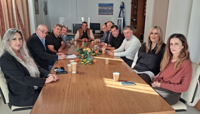 Σύσκεψη στην Κοινότητα Πυλίου για το Μεταναστευτικό παρουσία του Υπουργού Θ. Πλεύρη