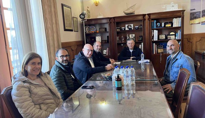 Υποστήριξη του Δημάρχου Κω στους ενοικιαστές των καταστημάτων στο Τέμενος Ντεφτερντάρ - Άδικη εξέλιξη η βίαιη παύση λειτουργίας των επιχ/σεών τους από το Βακούφ