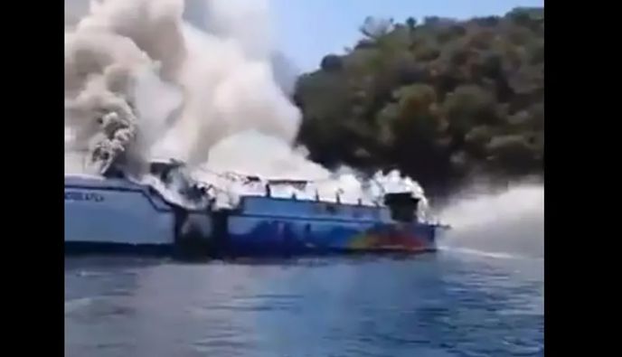 Τουρκία: Φωτιά σε τουριστικό σκάφος με 115 επιβάτες ανοιχτά της Φέτιγιε  