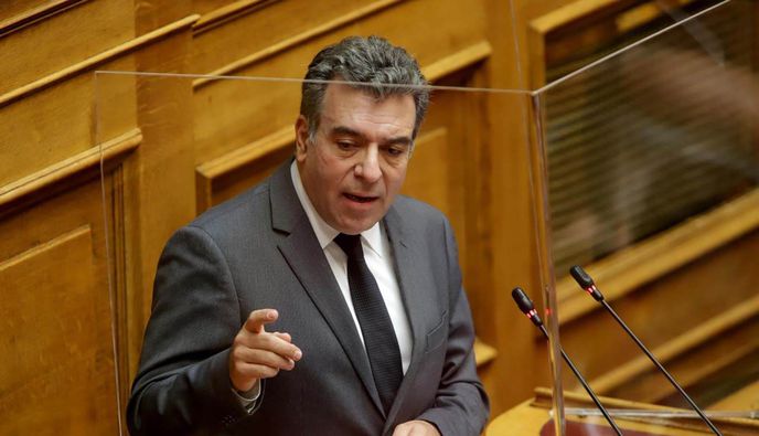 Μέτρα στήριξης των πολιτών στα νησιά και για τα αεροπορικά εισιτήρια ζητά ο Μάνος Κόνσολας 