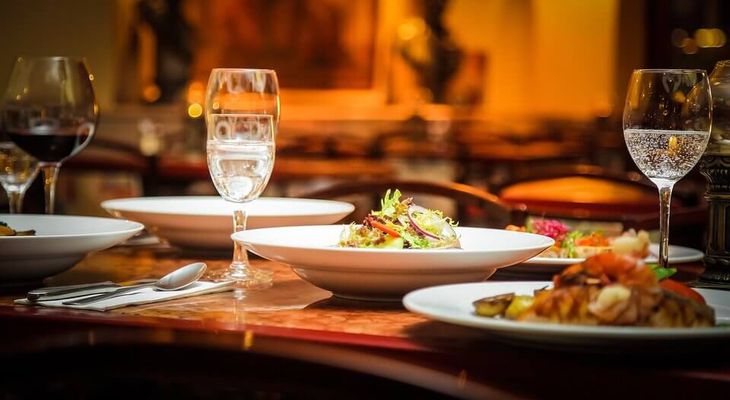 ΣΕΠΕΚΩ: Η λίστα των επιχ/σεων εστίασης που θα μείνουν ανοικτές τον Χειμώνα