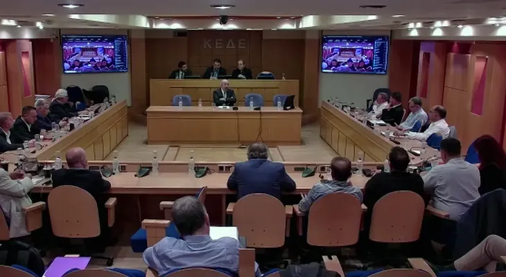 Κραυγή αγωνίας από τους νησιωτικούς δήμους: «Στο ίδιο έργο θεατές με άδεια ταμεία και γραφειοκρατικά εμπόδια» 