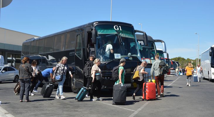 Τουρισμός: Με εκπτώσεις γεμίζουν φέτος τα ξενοδοχεία, στο ρελαντί οι κρατήσεις λόγω πολέμου   