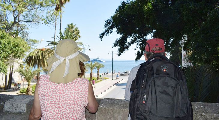 Ελληνικός τουρισμός: Άνοδος στις last minute κρατήσεις και επιμήκυνση έως τον Νοέμβριο