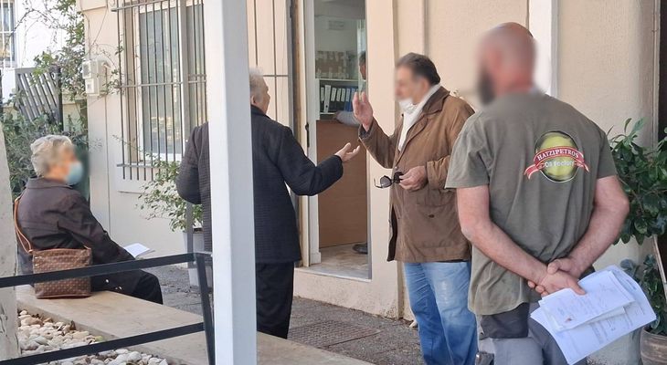 Εκτεθειμένοι στα καιρικά φαινόμενα & στην απουσία πολιτικής βούλησης δεκάδες συμπολίτες μας στήνονται καθημερινά έξω από τον ΕΟΠΥΥ Κω διεκδικώντας λίγη ζωή ακόμα...