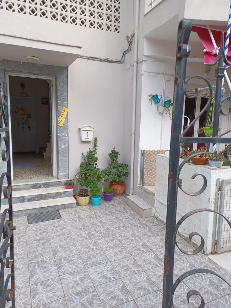 Πωλείται ισόγειο διαμέρισμα 108 τ.μ. επί της Εθν. Αντιστάσεως 6