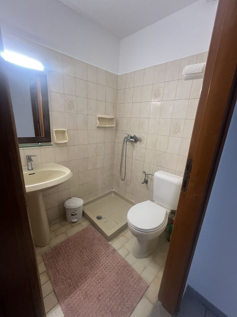 Ενοικιάζονται 2 ισόγεια επιπλωμένα διαμερίσματα 40 τ.μ. επί της οδού Αρτεμισίας