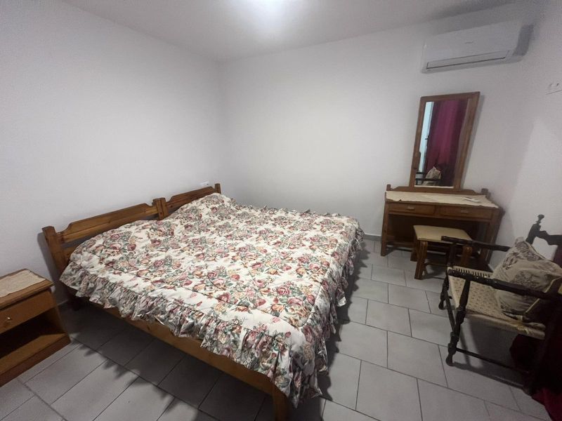 Ενοικιάζονται 2 ισόγεια επιπλωμένα διαμερίσματα 40 τ.μ. επί της οδού Αρτεμισίας