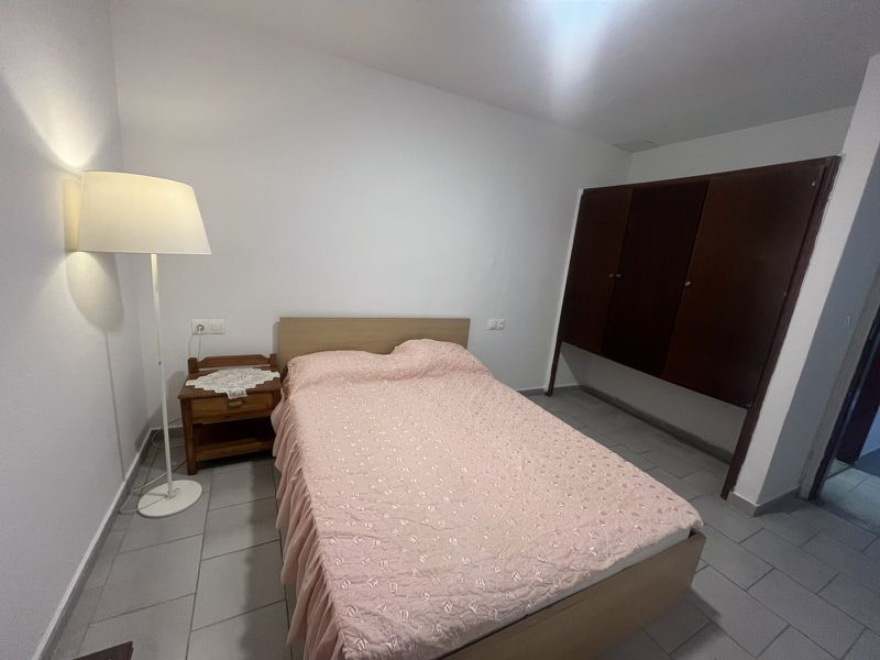 Ενοικιάζονται 2 ισόγεια επιπλωμένα διαμερίσματα 40 τ.μ. επί της οδού Αρτεμισίας