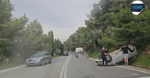 Τροχαίο στις Πόρτες - Αναποδογύρισε αυτοκίνητο