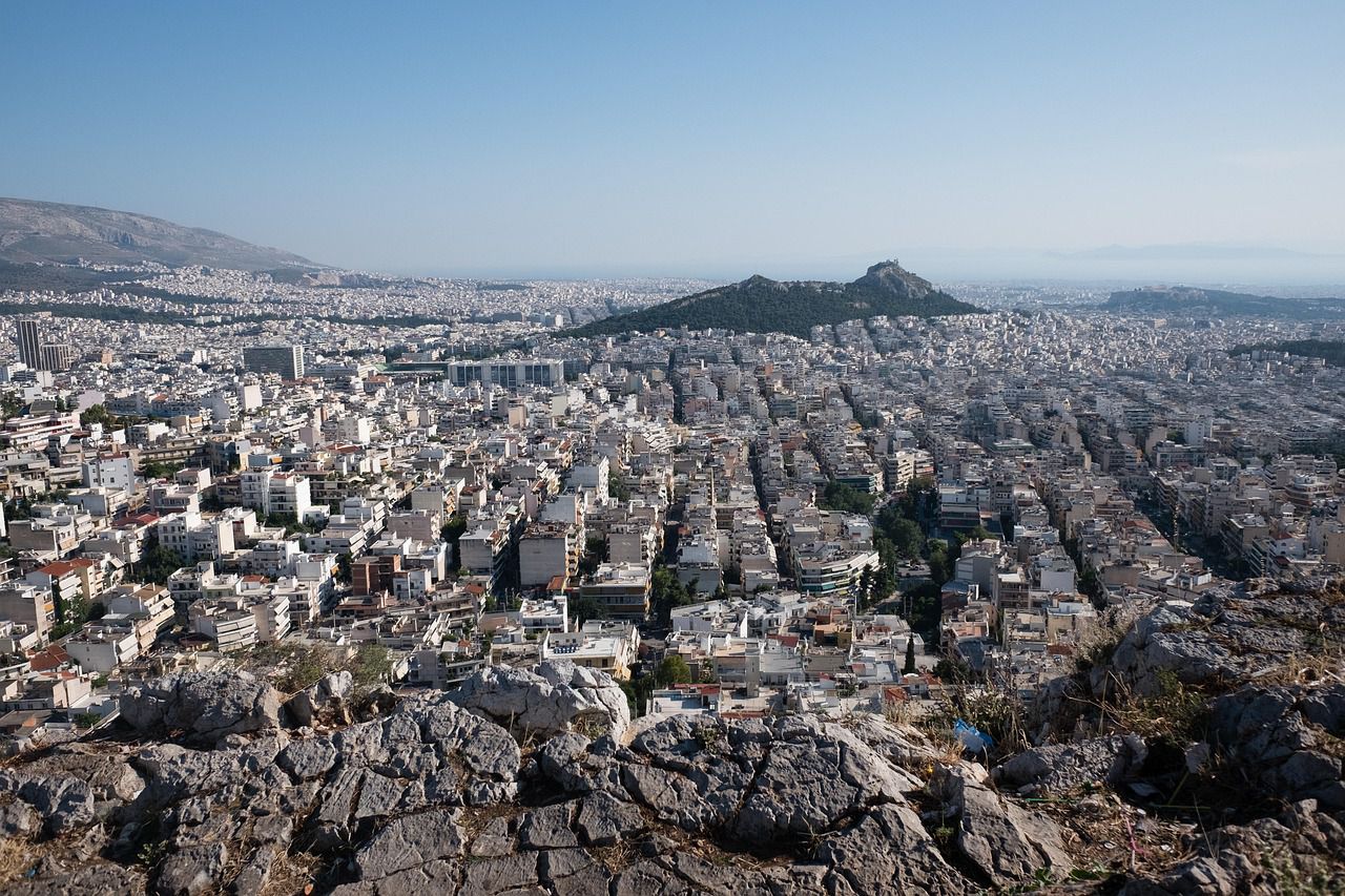 «Ανάσα» για οφειλέτες που πωλούν ακίνητα - Μειώνεται στο 5% το ποσοστό που θα κρατάει η ΑΑΔΕ