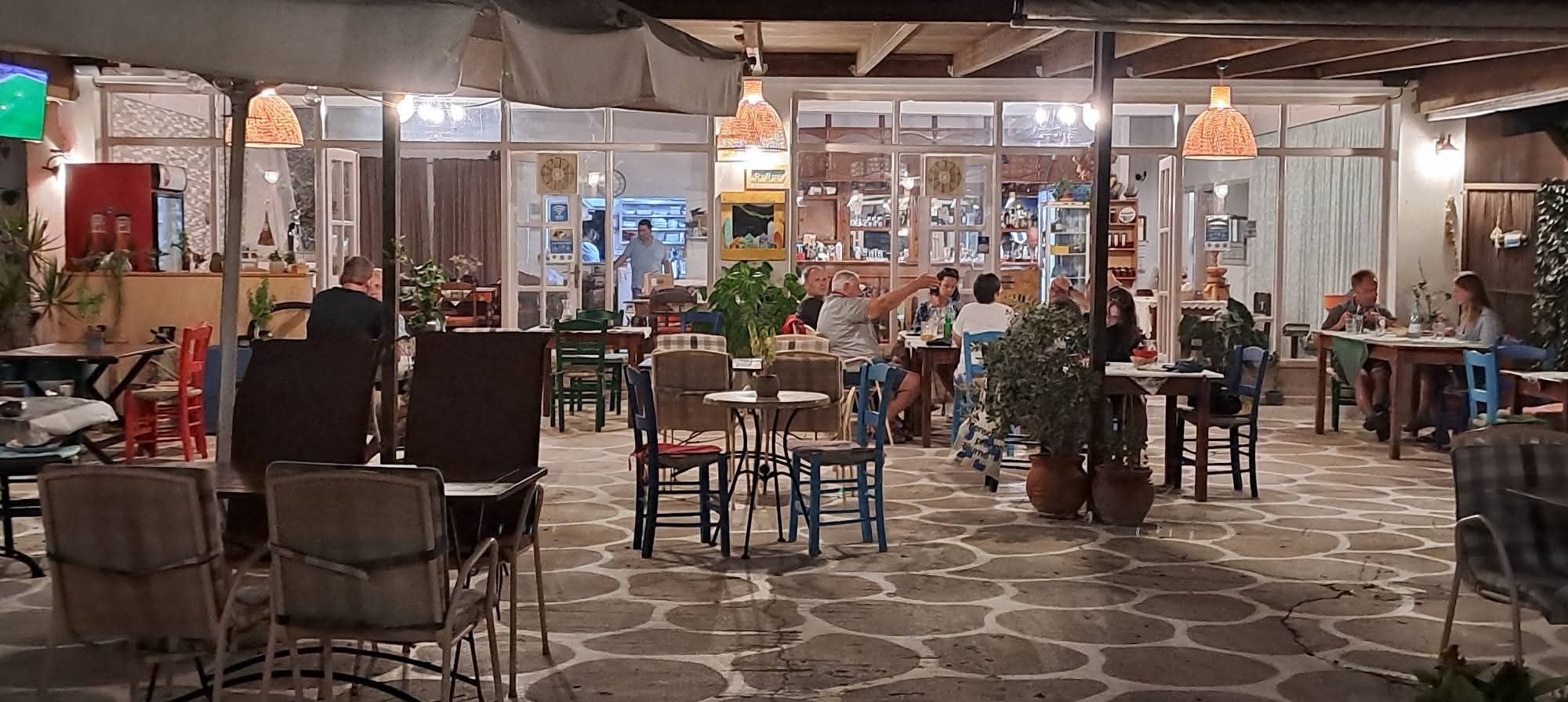Πωλείται η επιχείρηση "ΑΜΒΡΟΣΙΑ" στο Μαρμάρι