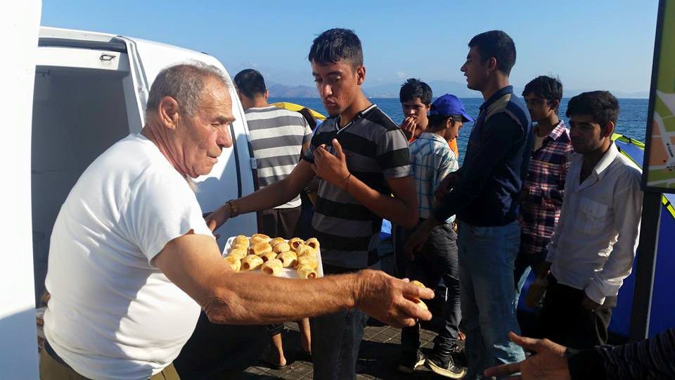 Ο Διονύσης Αρβανιτάκης από την Κω δεν έδωσε μόνο ψωμί – έδωσε ανθρωπιά, και νοιάξιμο. 