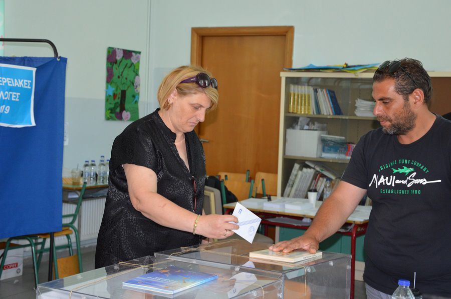 Δημοσκόπηση μετά την ΔΕΘ φέρνει τα "πάνω κάτω" στην κατανομή των βουλευτικών εδρών στα Δωδ/σα - Πως "μοιράζονται"