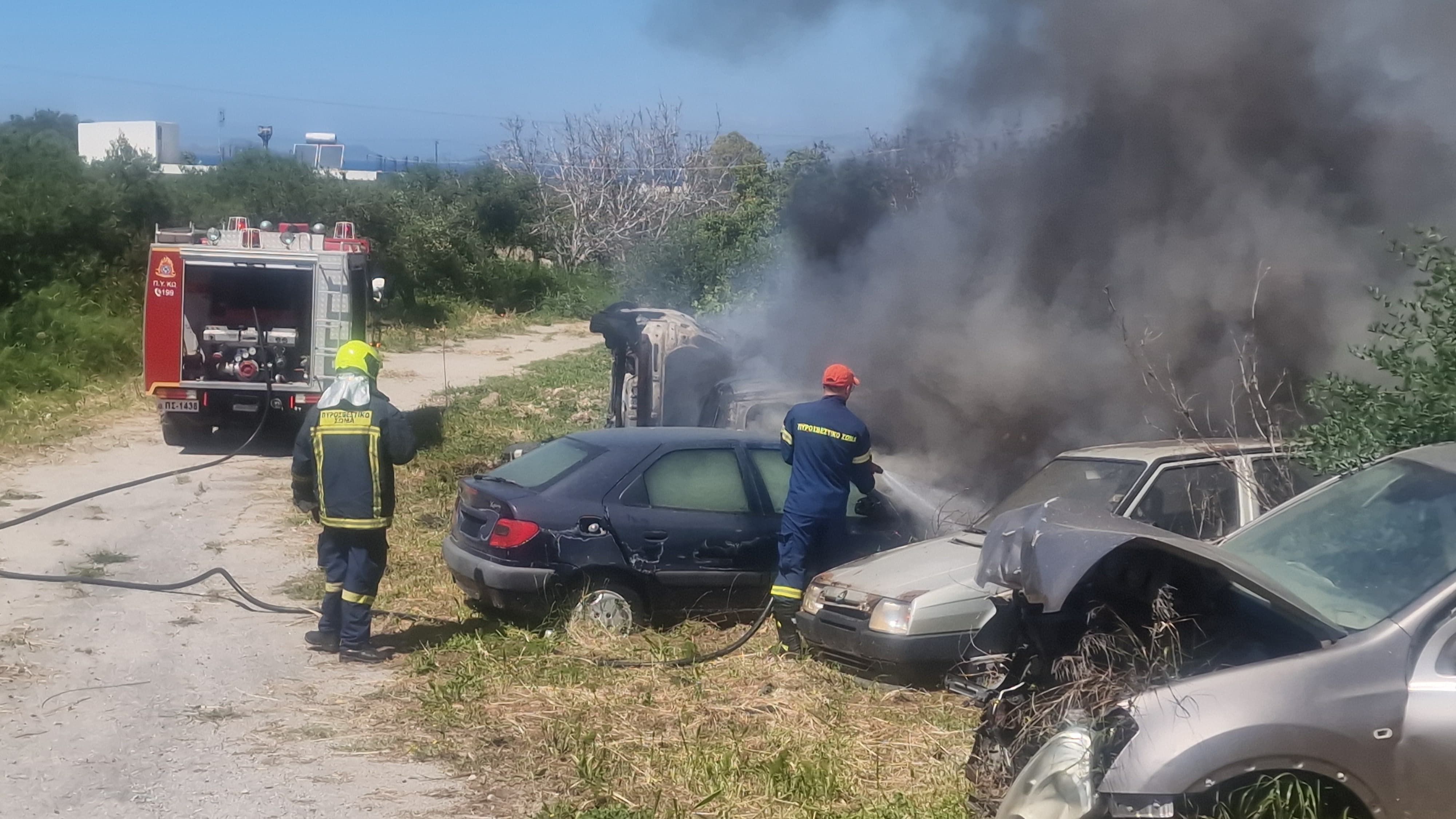 Φωτιά σε συνεργείο αυτοκινήτων στην Κω - Κάηκαν 4 οχήματα 