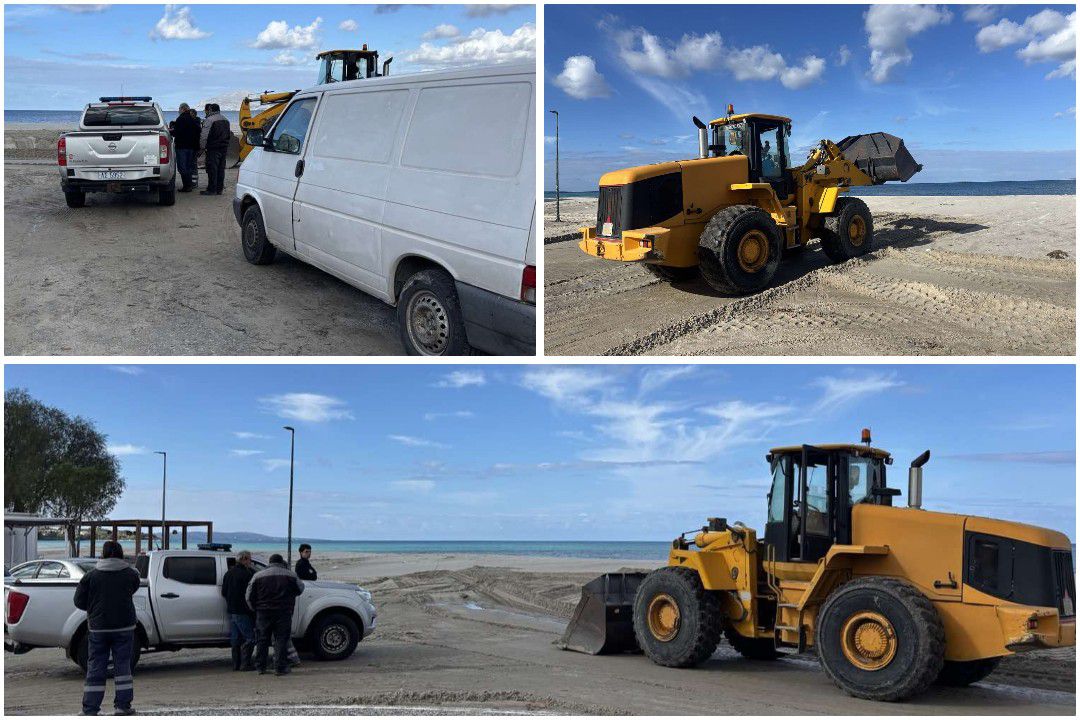 Aναγνώστες: Μηχάνημα του Δήμου προσπαθεί να πάρει άμμο από την παραλία στο Μαστιχάρι