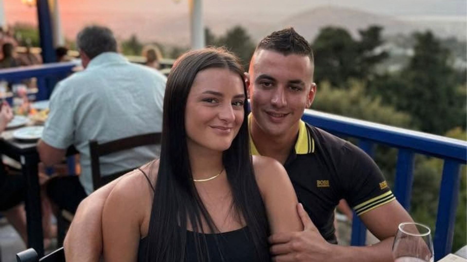 Λευτέρη και Αντιγόνη να σας ζήσει!