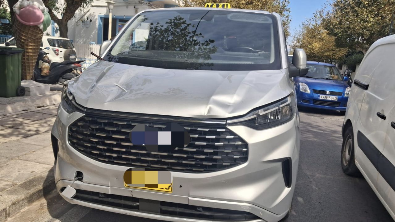 Τροχαίο στην πόλη της Κω – Ταξί βαν συγκρούστηκε με δύο ποδήλατα