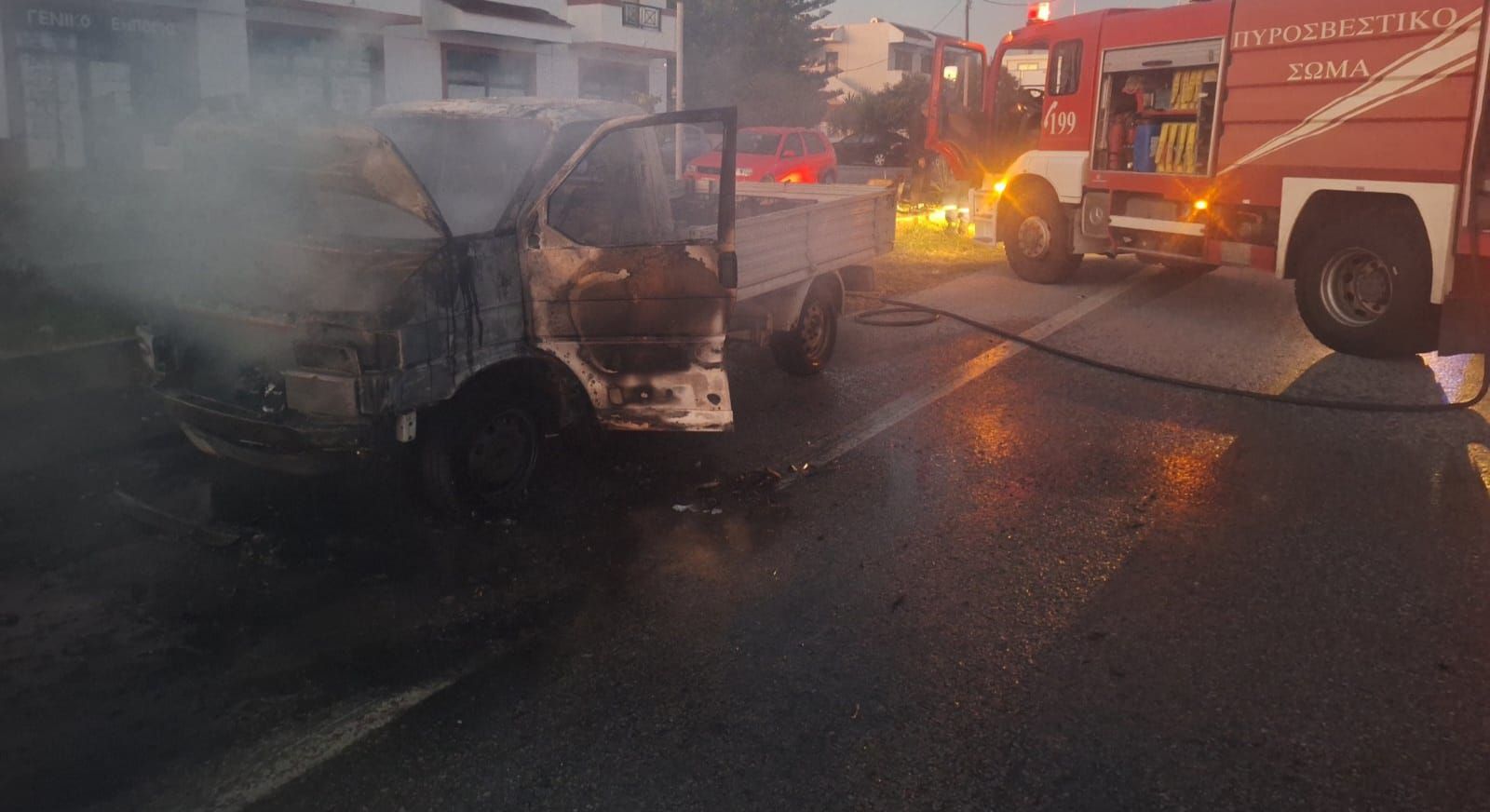 Φωτιά σε φορτηγό στην Κω - Σημαντικές ζημιές στο όχημα 