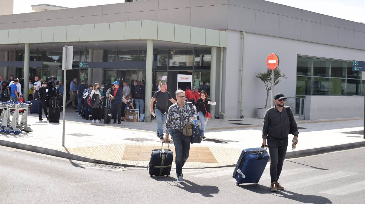 Πώς οι αυξήσεις στα αεροπορικά εισιτήρια θα επηρεάσουν τον Eλληνικό τουρισμό   