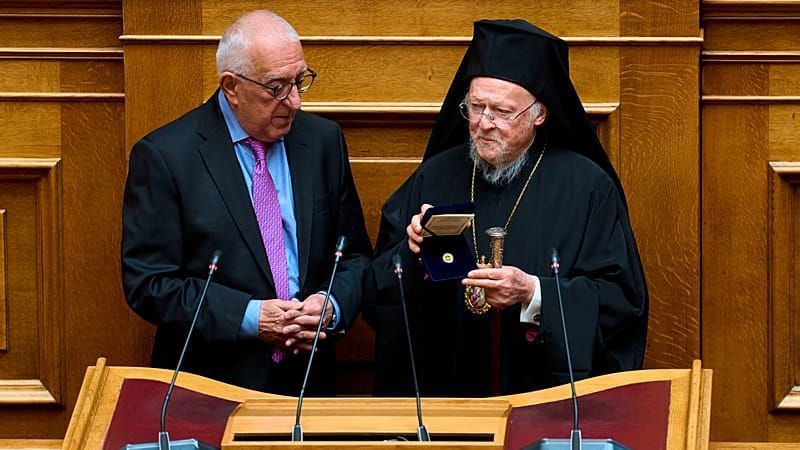 Ιστορική ομιλία Βαρθολομαίου στη Βουλή: Η real politic υπερισχύει του διεθνούς δικαίου 